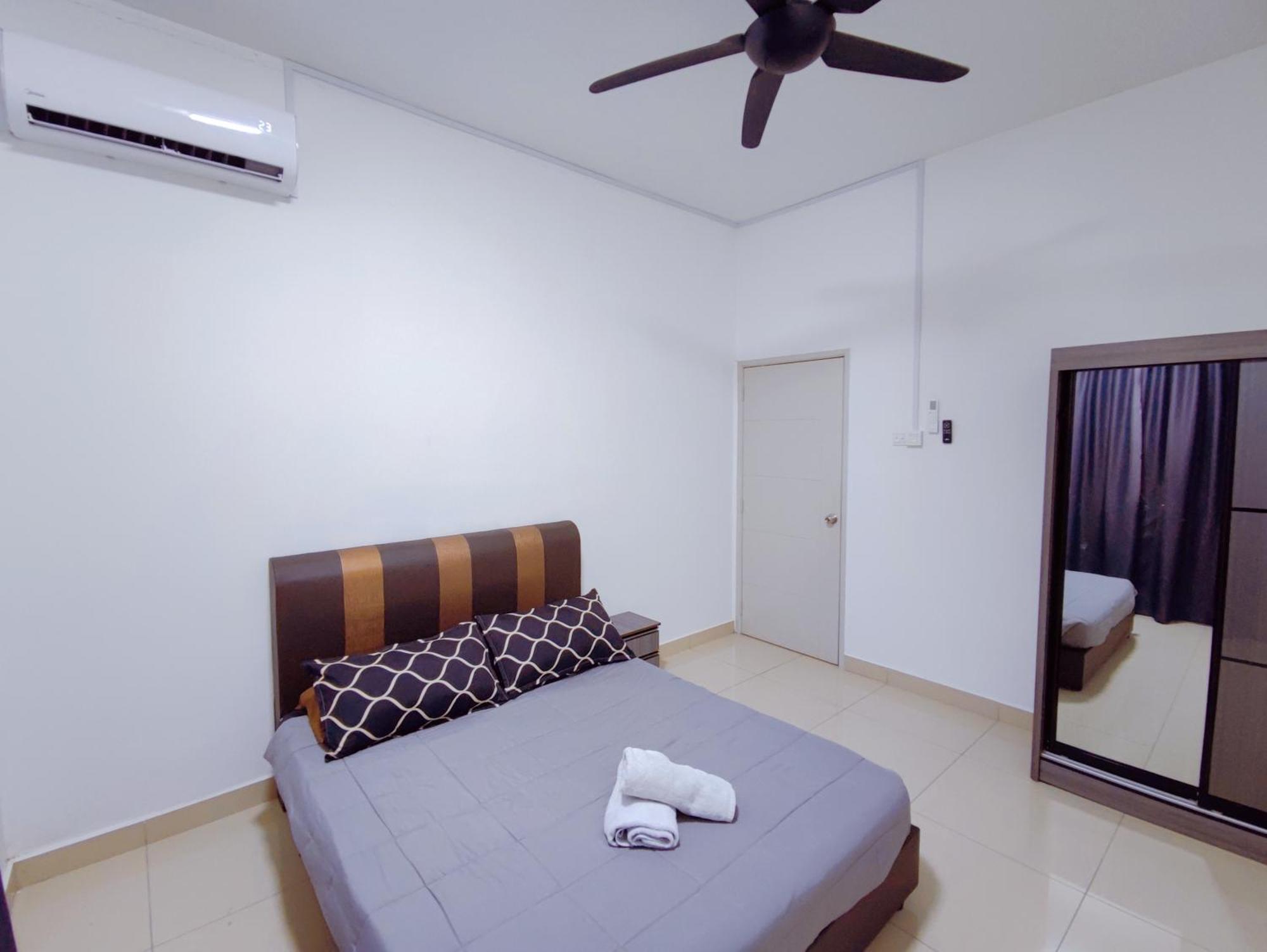 Simply Neat Homestay @ Desaru Harmonia 2 Bagian luar foto
